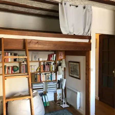 Calme Au Coeur De Paryż